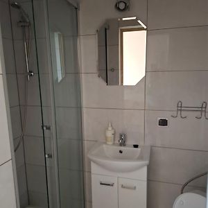 Pokój z łóżkiem king-size